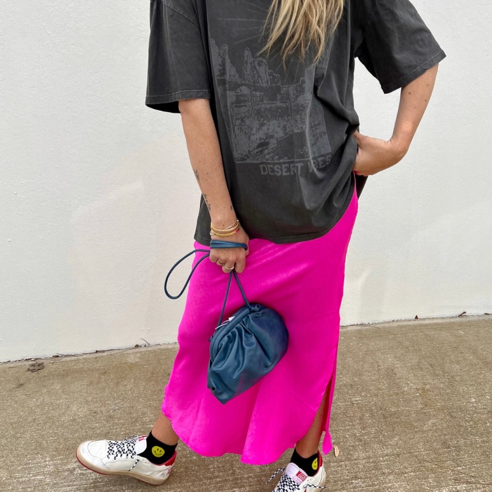 Bucket List Fuchia skirt